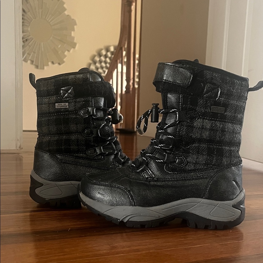 Kodiak Black and Gray Kids Snow Boots